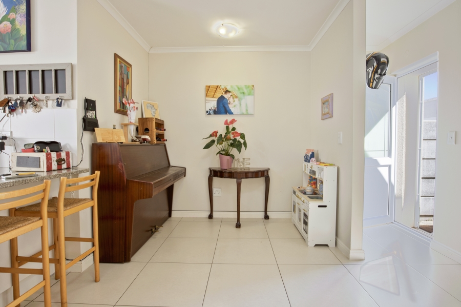3 Bedroom Property for Sale in Sunningdale Western Cape